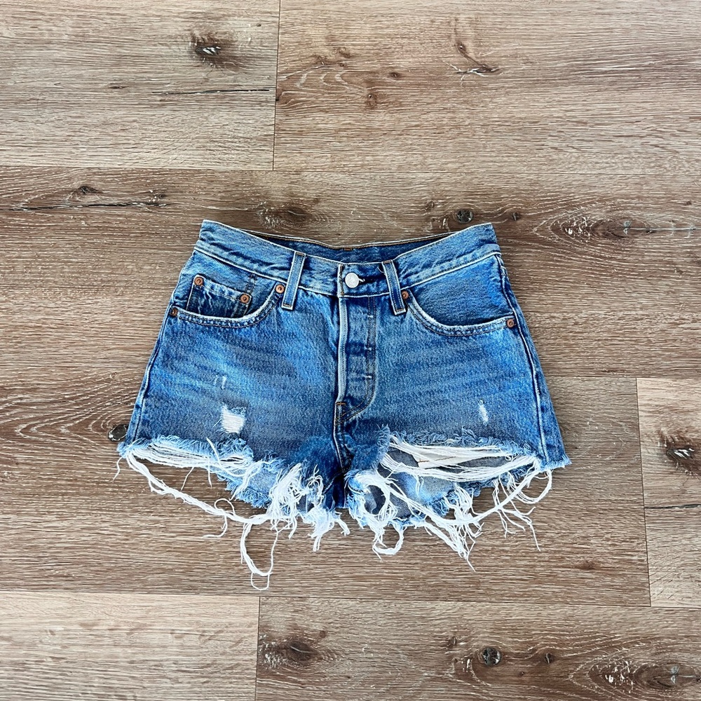 LEVI distressed jean shorts